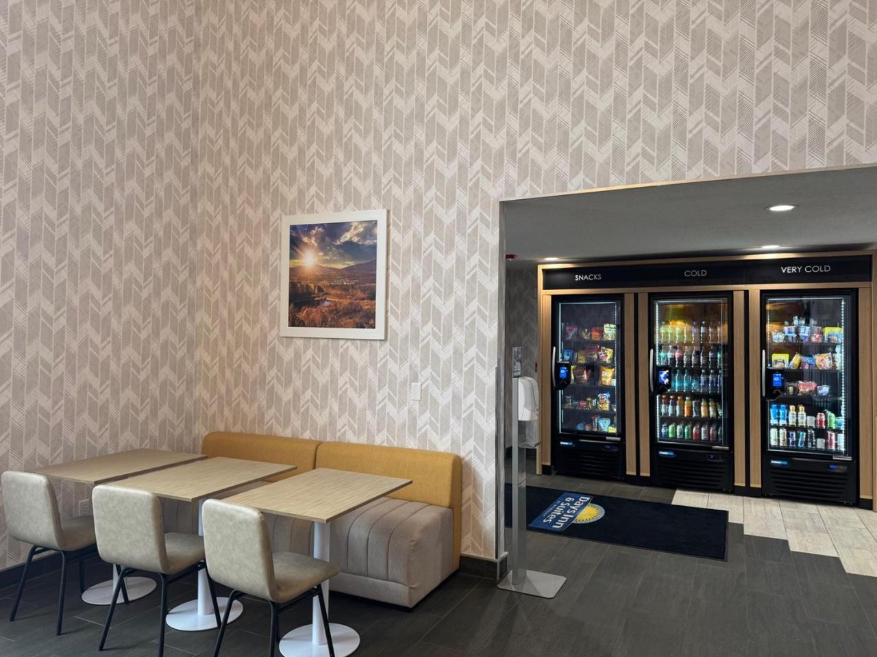 Days Inn & Suites By Wyndham Wausau Exteriér fotografie